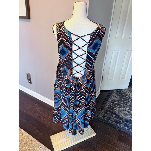 Woman's sz M - Blue Print DRESS - en creme - Open back w lattice - silky polystr - Picture 4 of 6